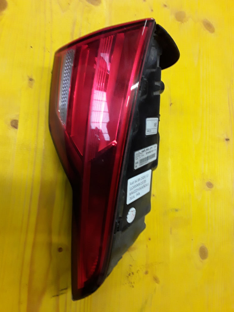 Audi A4 Heckleuchte 8W9 945 075