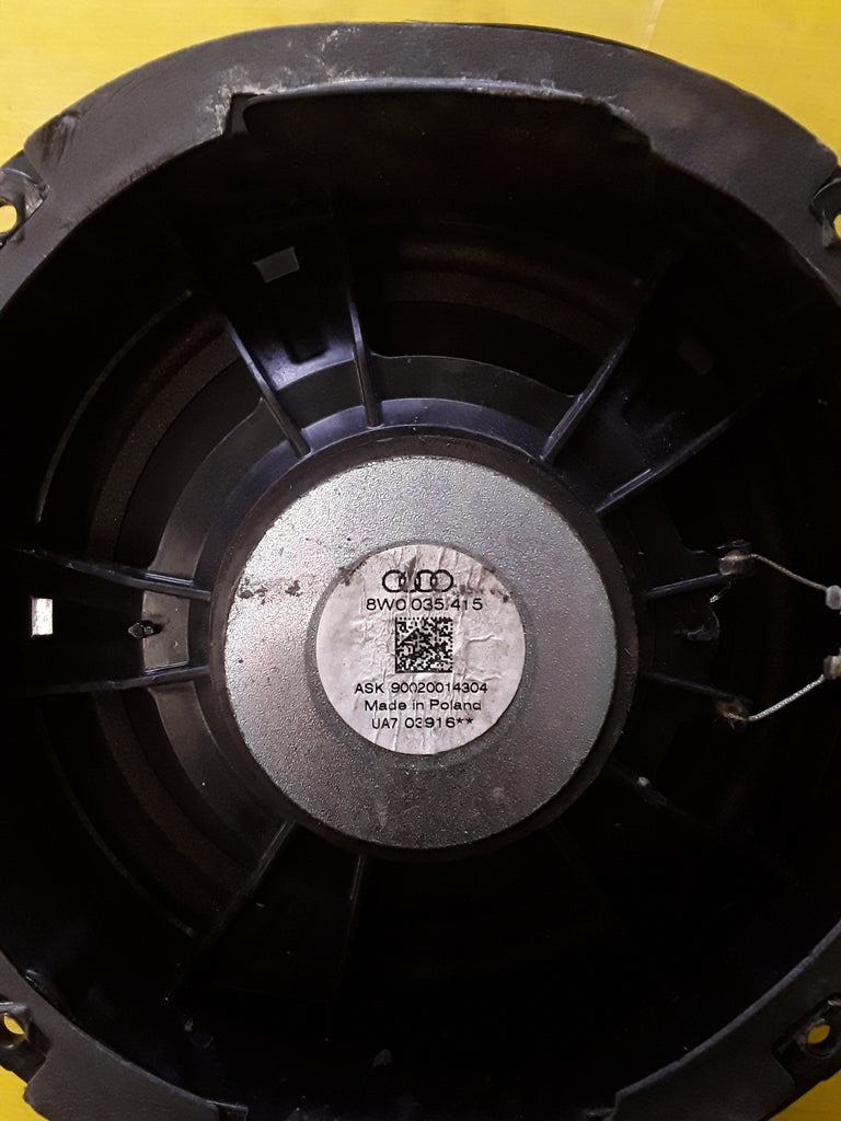 Audi A4 8W Tieftonlautsprecher vorne 8W0 035 415