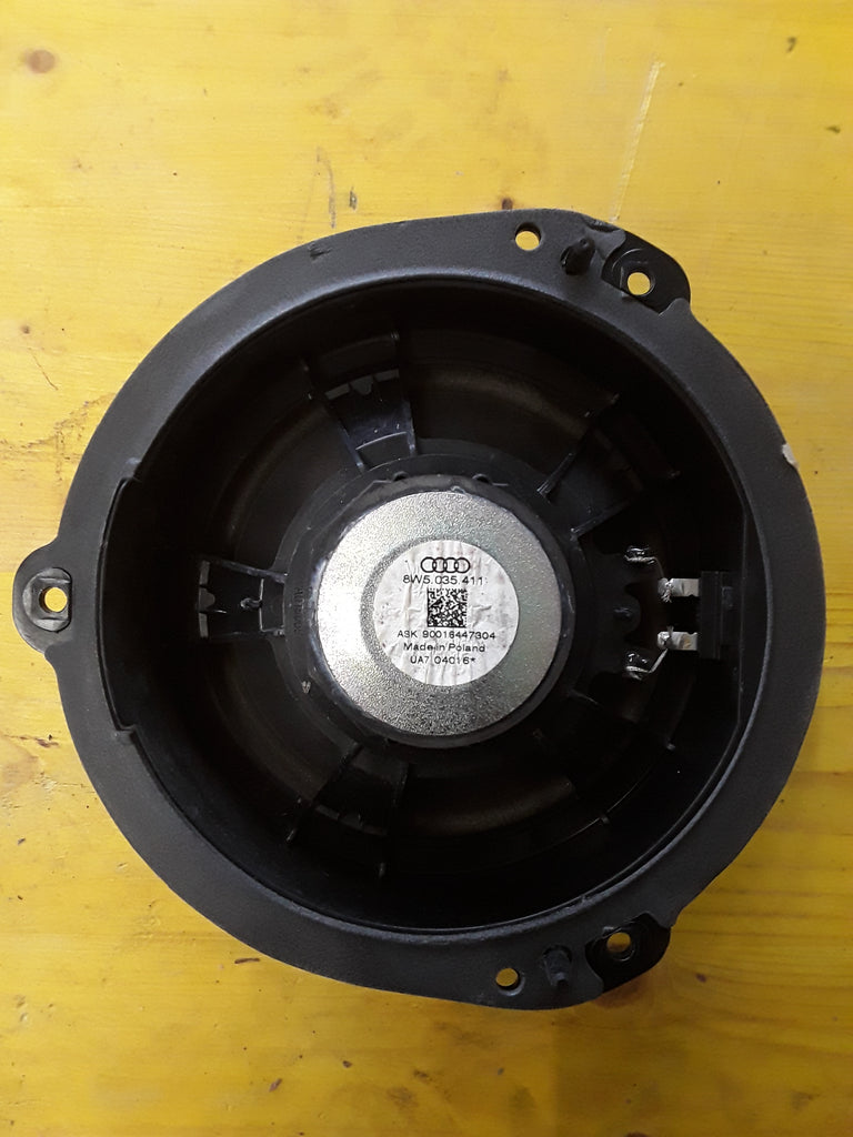 Audi A4 8W  Tieftonlautsprecher hnten 8W5 035 411