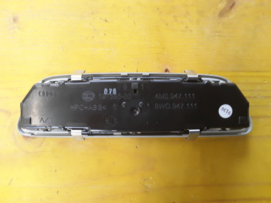 Audi A4 8W Innenleuchte titangrau  8W0 947 111