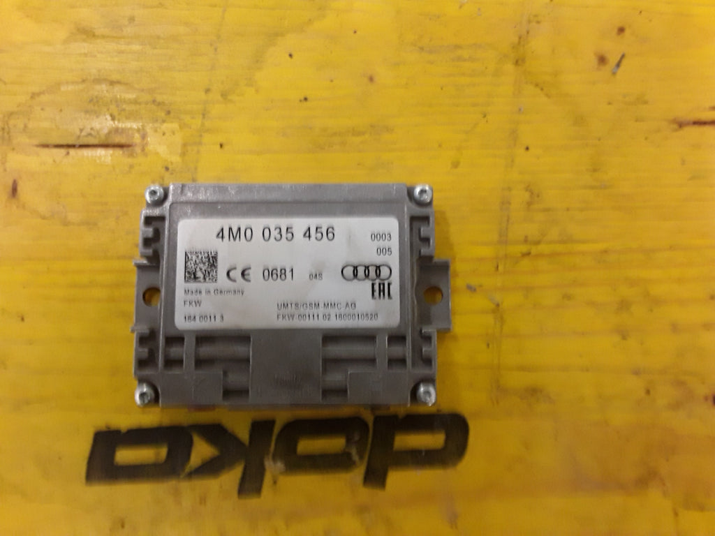 Audi A4 8W  2-Wege-Signalverstärker für Mobilfunk 4M0 035 456