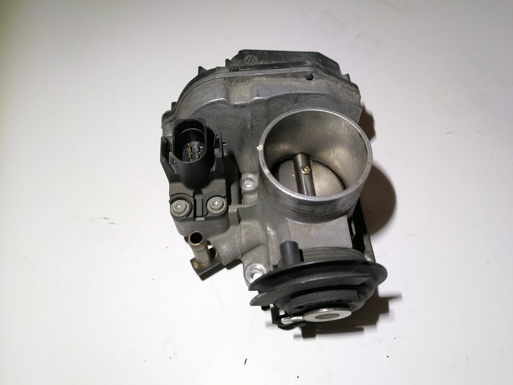 VW Drosselklappensteuereinheit 030 133 064 F