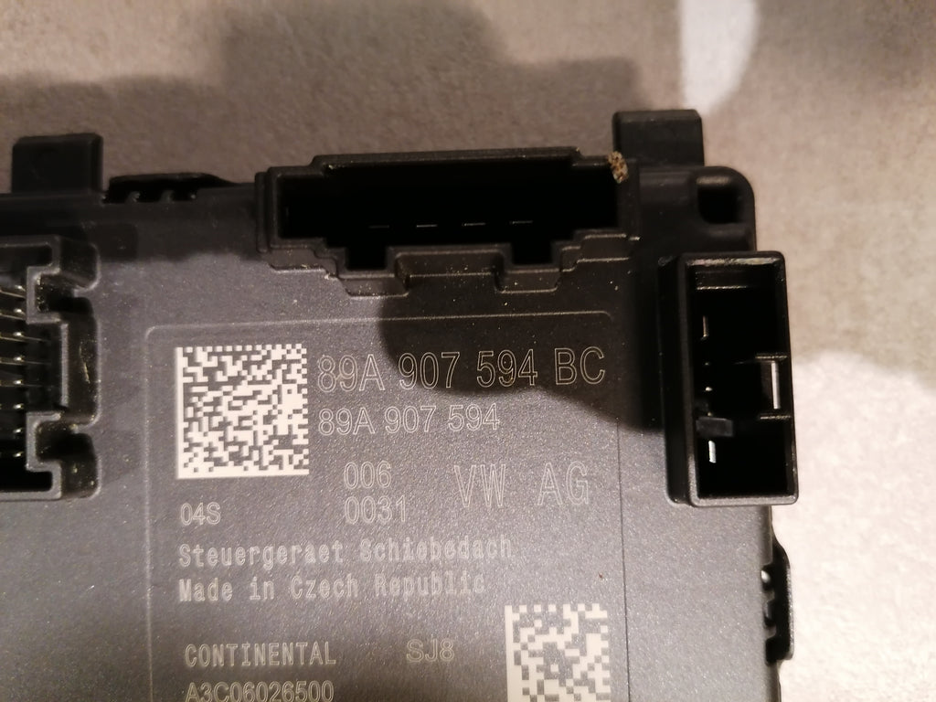 Skoda Enyaq Steuergerät für elektrische Schiebedachbetätigung 89A 907 594 BC